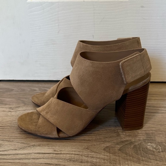 VINCE Farrah Suede Block Heel Sandal - Picture 4 of 9